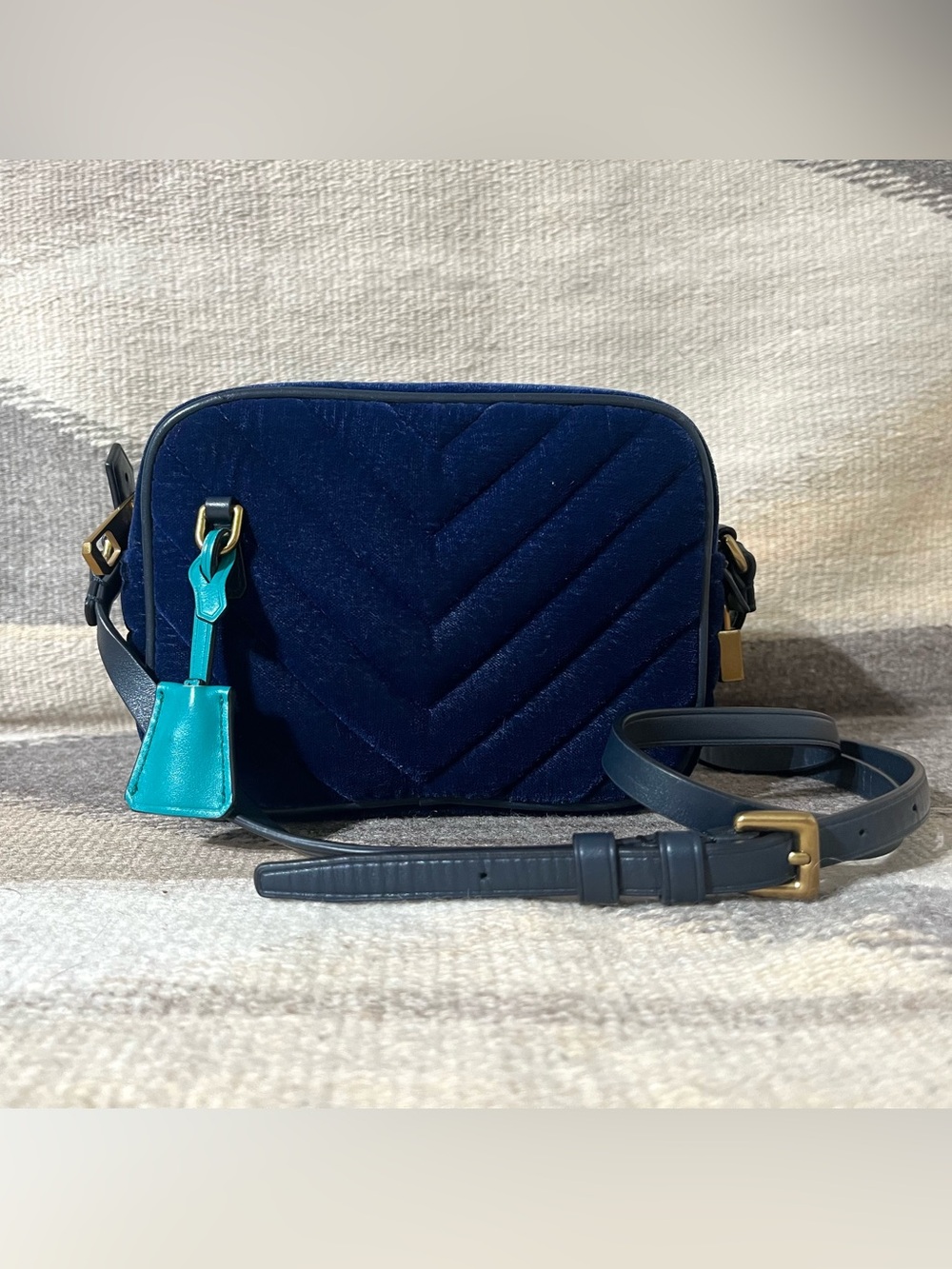 J.Crew Signet Camera Bag Navy Blue Velvet Chevron Quilted Crossbody H4031